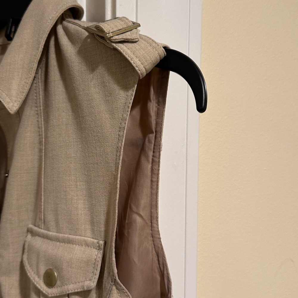 Calvin Klein Beige Sleeveless Button-Front Utility Dress - Picture 4 of 8